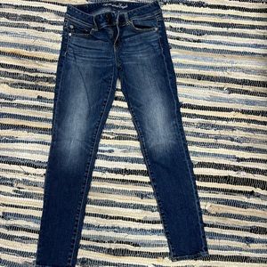 Womens American eagle skinny jeans size 4